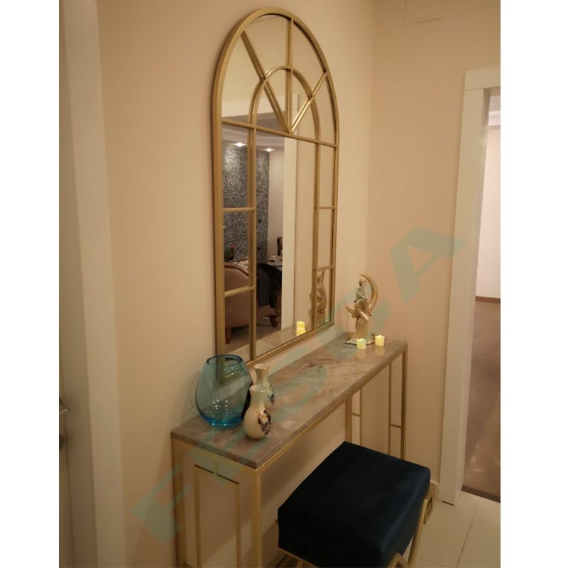 Box Gold Dresser Set